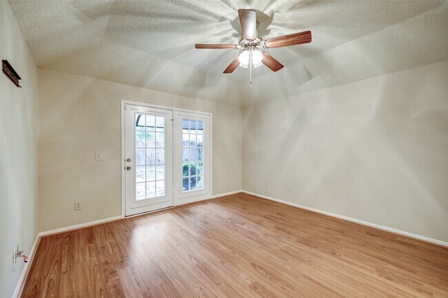 Building Photo - 60 W Indian Sage Cir