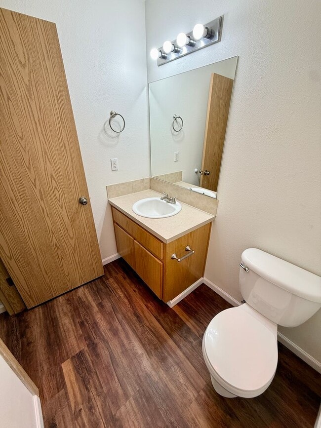 Building Photo - Newly Remodeled 3-Bed, 2.5-Bath Duplex for Rent in Longview