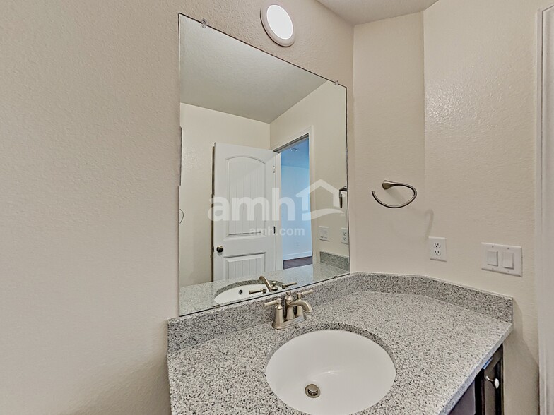 Building Photo - 4775 Crestone Peak St