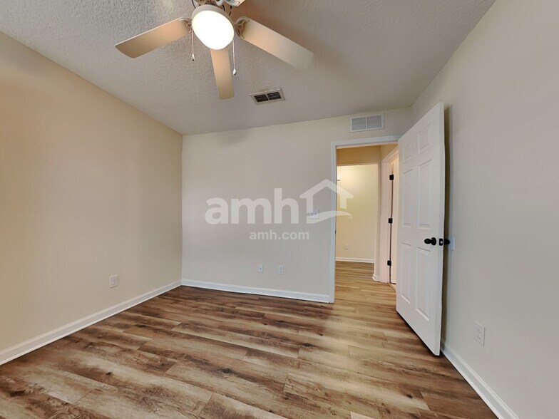 Building Photo - 7344 Rapid River Dr E