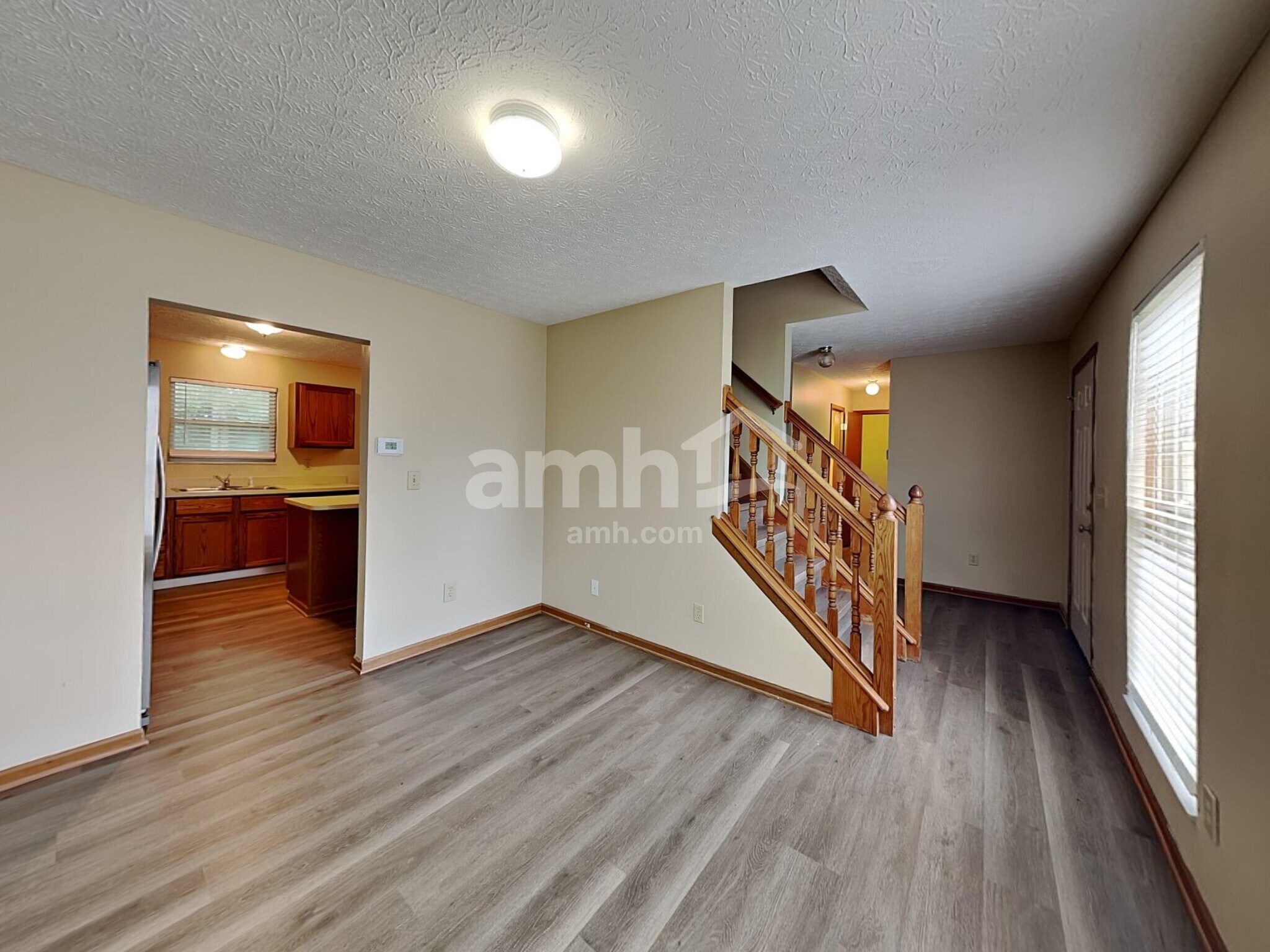 Building Photo - 8190 Pelham Dr