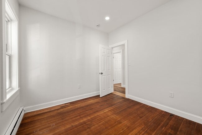 Building Photo - 53 Woodford St