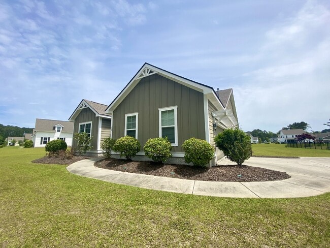 Building Photo - Stunning, Spacious Home in May River Preserve!