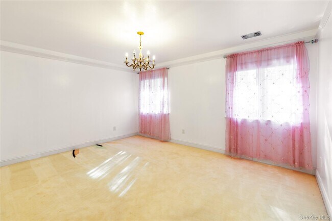 Building Photo - 12 Bolton Dr