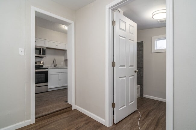 Building Photo - One Bedroom, One Bathroom Single Family Home