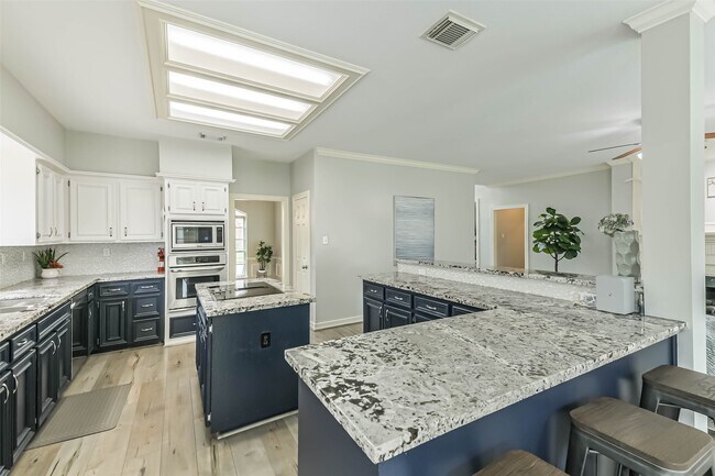 Building Photo - 13023 Dogwood Blossom Trail