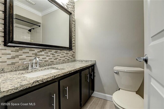 Building Photo - 866 Gilbert St