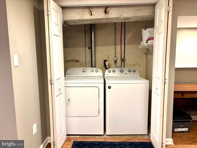 Building Photo - 546 Overlook Rd