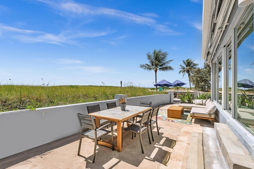 Building Photo - 604 N Ocean Blvd