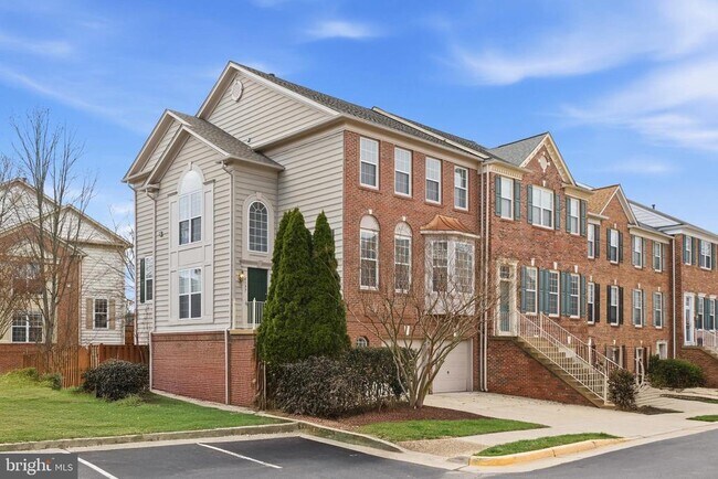 Building Photo - 6137 Manchester Park Cir