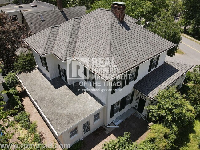 Building Photo - 1224 Glade St NW