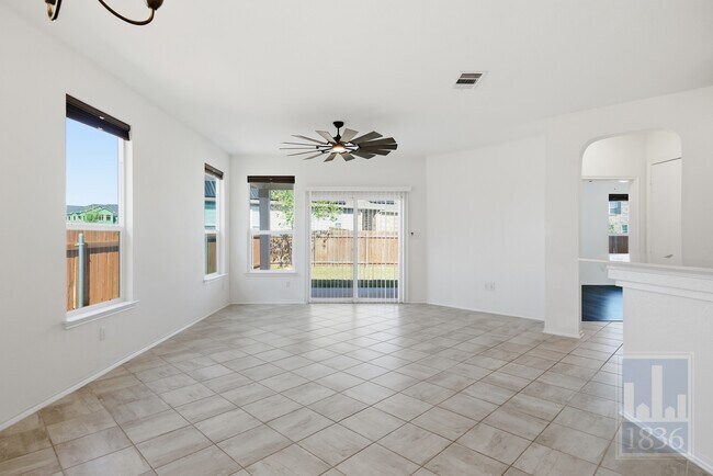 Building Photo - 408 Lynwood Gold Wy