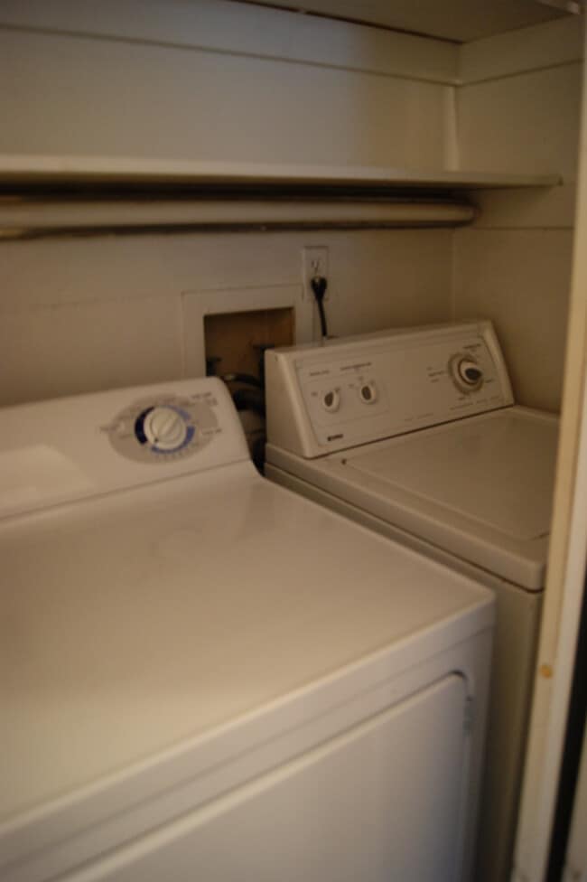 Building Photo - 2BR Townhome in Ashland Mews (Johns Hopkin...