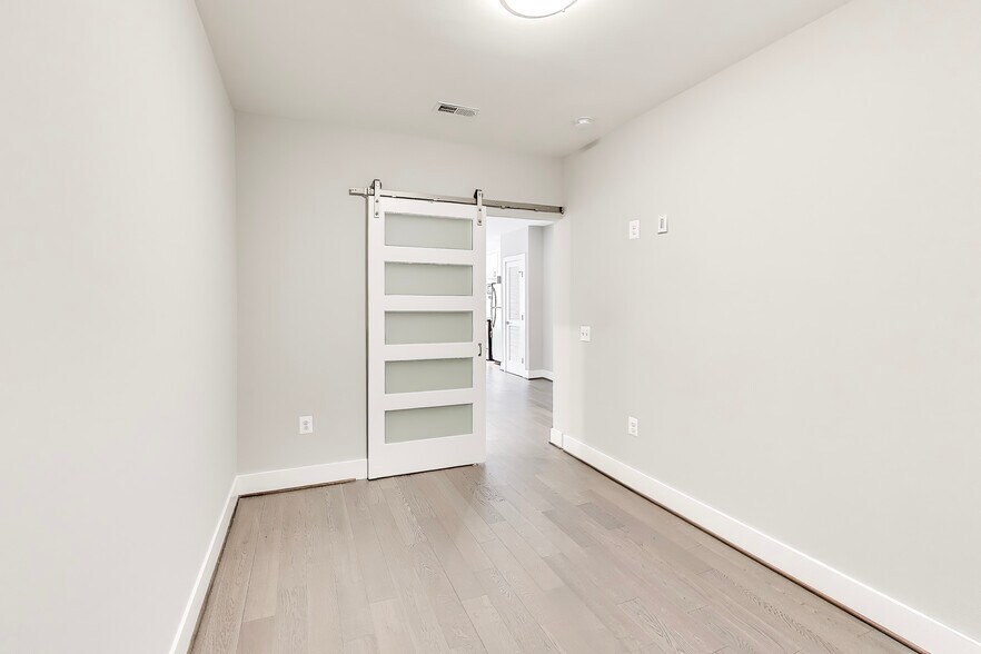 Building Photo - 1521 17th St NW