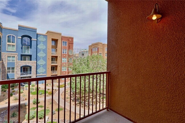 Building Photo - 44 E Serene Ave