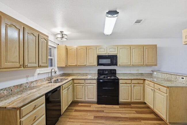 Building Photo - 1502 Sharron Ct