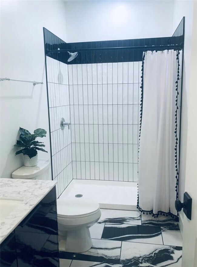 Building Photo - 30 W Broad St