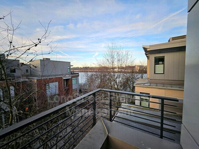 Building Photo - 2176 NW 16th Ave