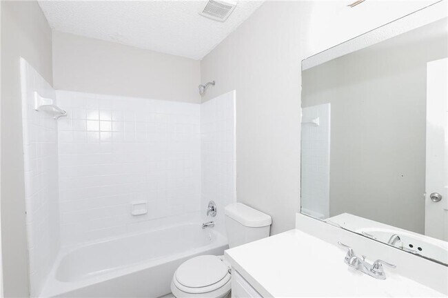 Building Photo - 3539 Tulip Dr