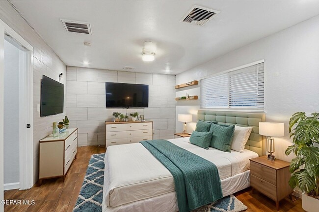 Building Photo - 1732 Russ Randall St