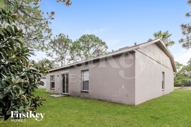 Building Photo - 1205 Schumann Dr