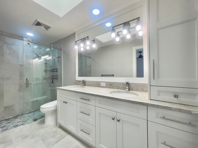 Building Photo - 6503 Geminata Oak Ct