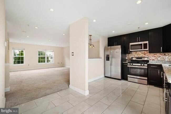Building Photo - 7017 Migliori Ct
