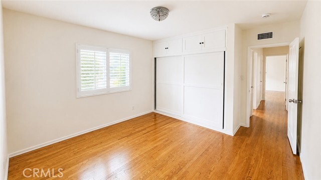 Building Photo - 621 N Almansor St