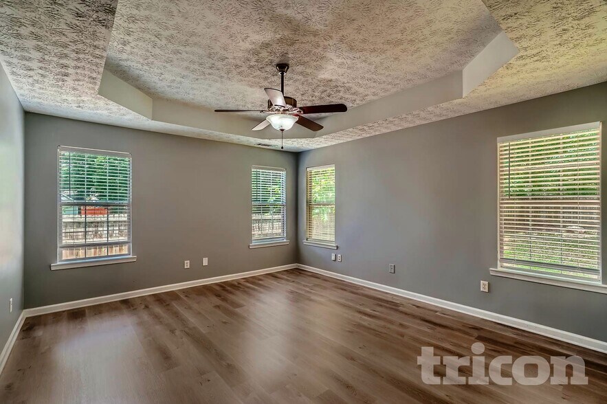 Building Photo - 210 Pebble Creek Dr