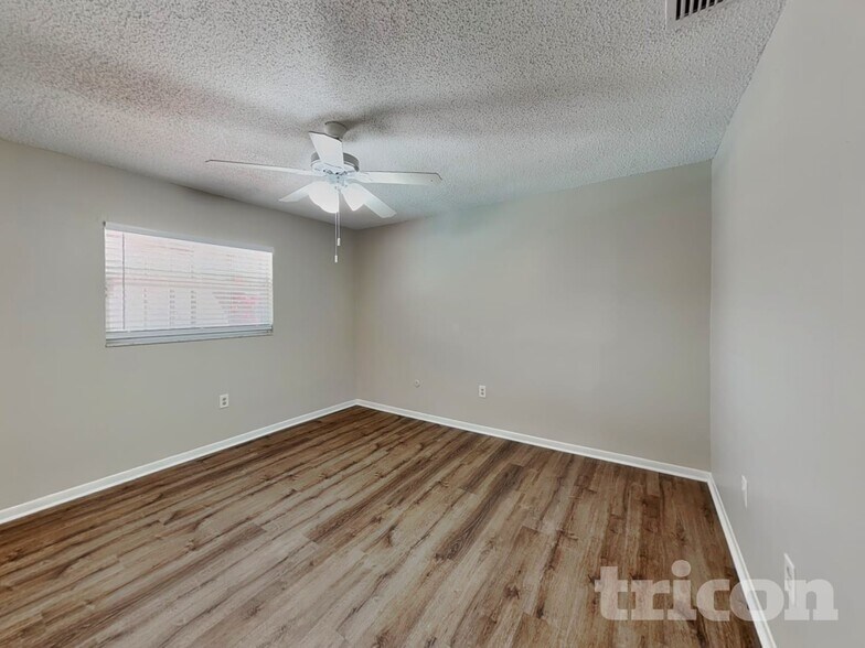 Building Photo - 123 Whitaker Rd