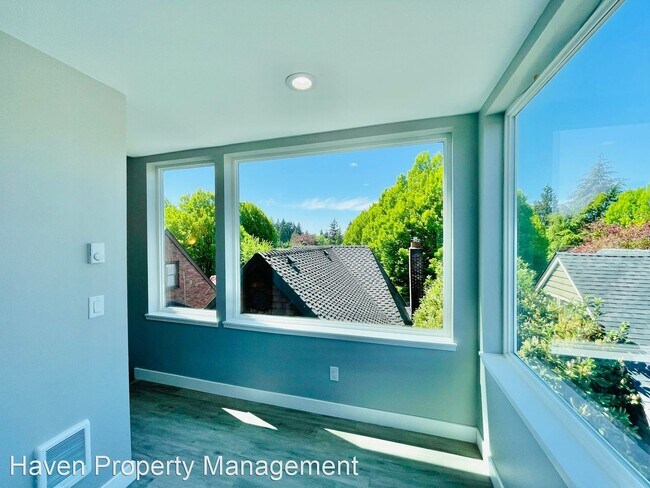 Building Photo - 2 br, 2.5 bath House - 9220 35th Ave SW  -...