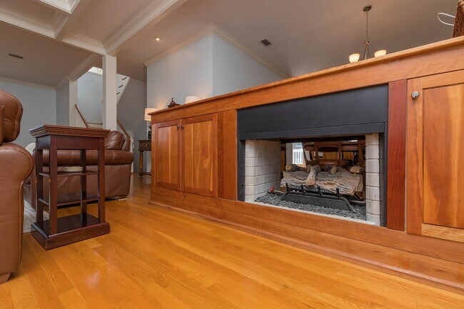 Building Photo - 313 S Forest Dune Dr