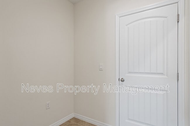 Building Photo - 17081 Water Spring Blvd