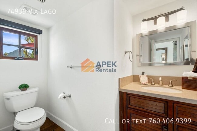 Building Photo - 74939 Vía Lago