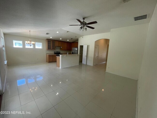 Building Photo - 4723 Pine Lake Dr