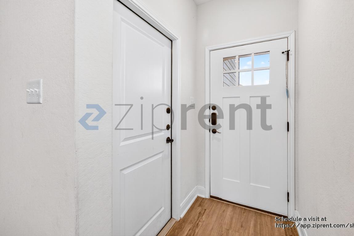 Building Photo - 13827 Enzo Gate