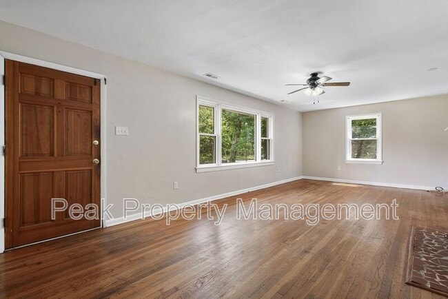 Building Photo - 1407 Northbury Ave