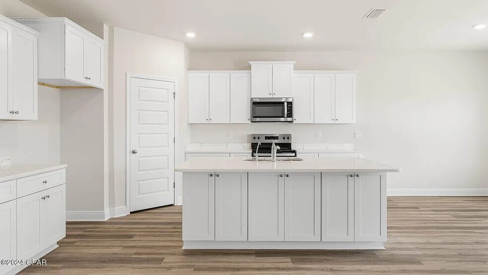 Building Photo - 4865 Sandhill Wy