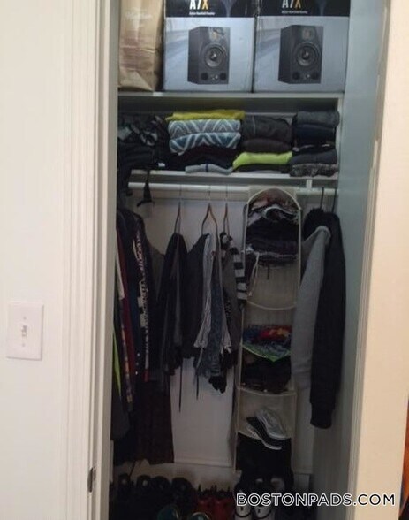 Building Photo - 26 Hemenway St