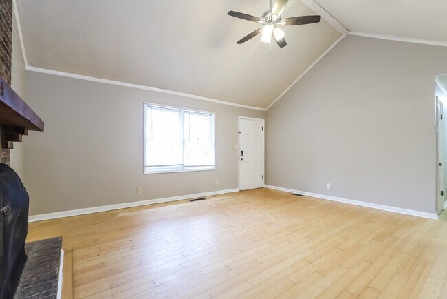 Building Photo - 6540 Akins Way