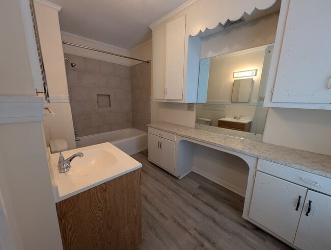 Building Photo - Downtown Concord Duplex Available Now