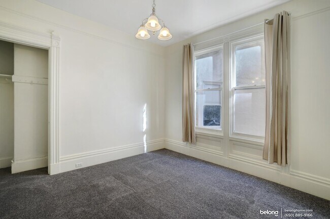 Building Photo - 1618 Grove St