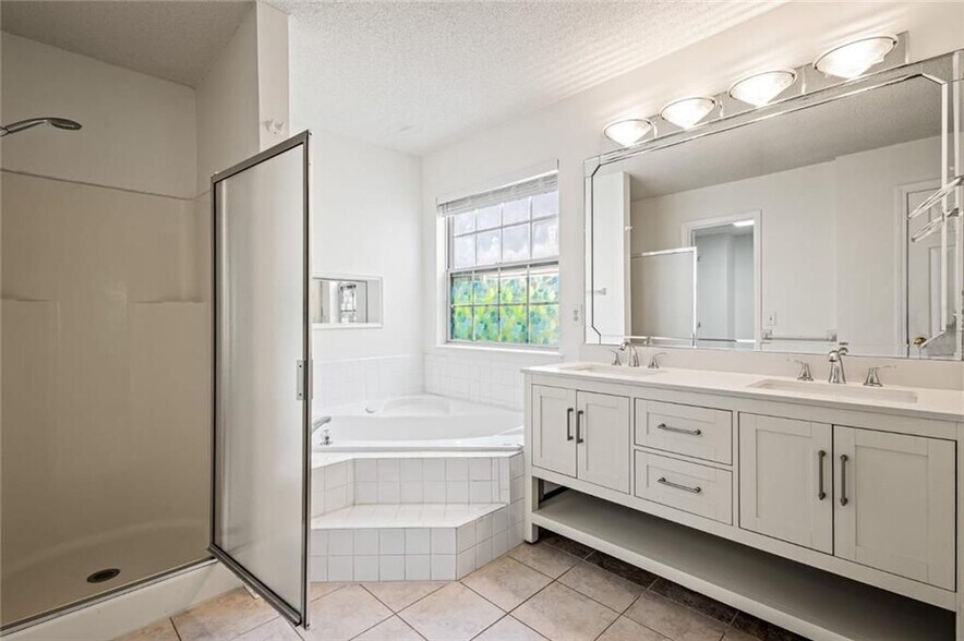 Building Photo - 5962 Rosie Ln SE