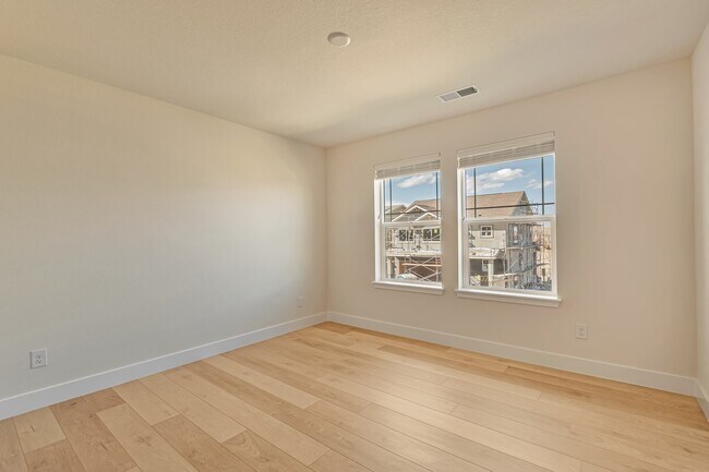 Building Photo - 394 Blackfoot St