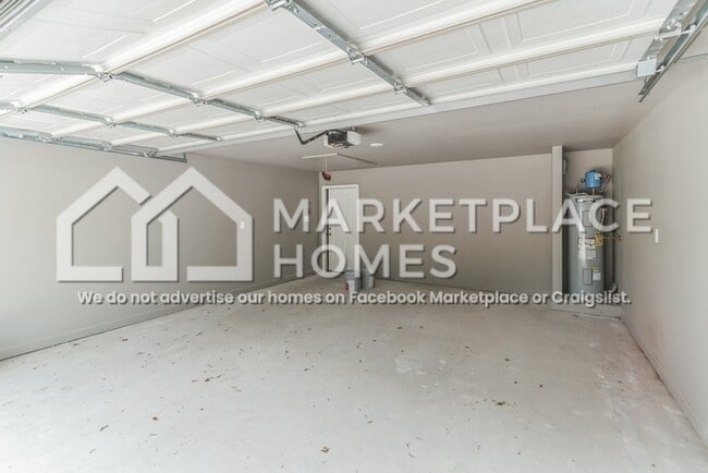 Building Photo - 724 W 23rd St