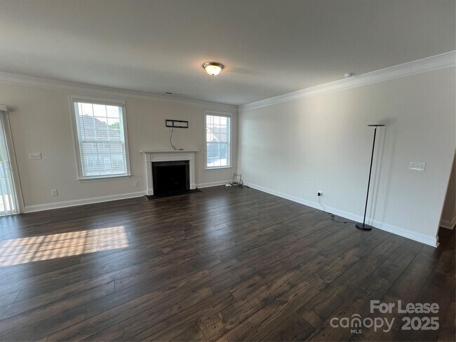 Building Photo - 196 Longleaf Dr