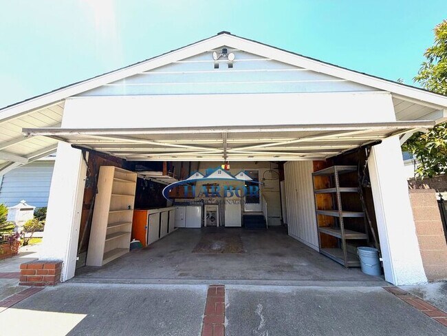 Building Photo - 2028 Elberon Ave