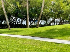 Building Photo - 1328 Pasadena Ave S