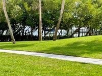 Building Photo - 1328 Pasadena Ave S