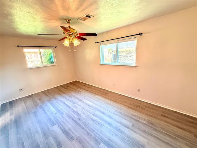 Building Photo - 2217 Indian Creek Dr